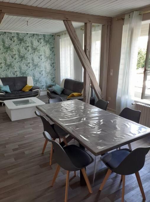 Super Logement En Plein Coeur De La Ville , Chez Tify Brienne-le-Chateau Dış mekan fotoğraf
